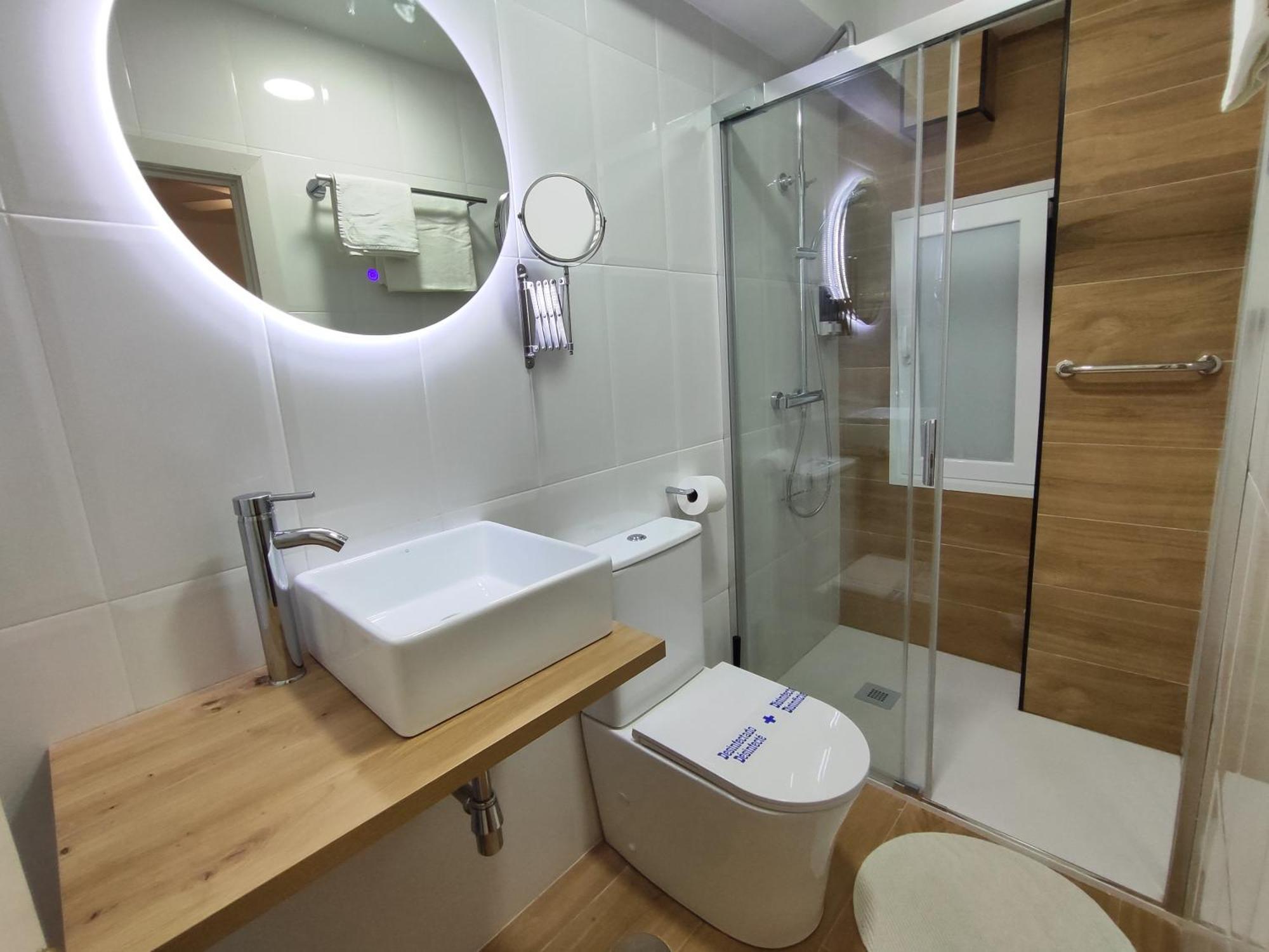 Hostal Lucy Santander Zewnętrze zdjęcie