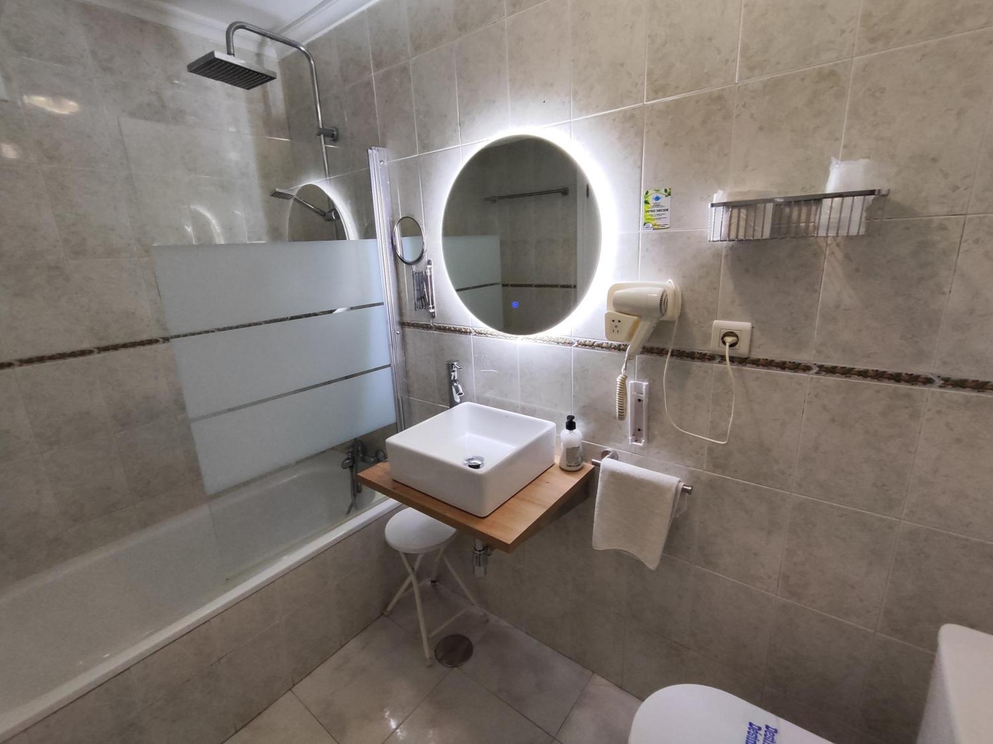Hostal Lucy Santander Zewnętrze zdjęcie